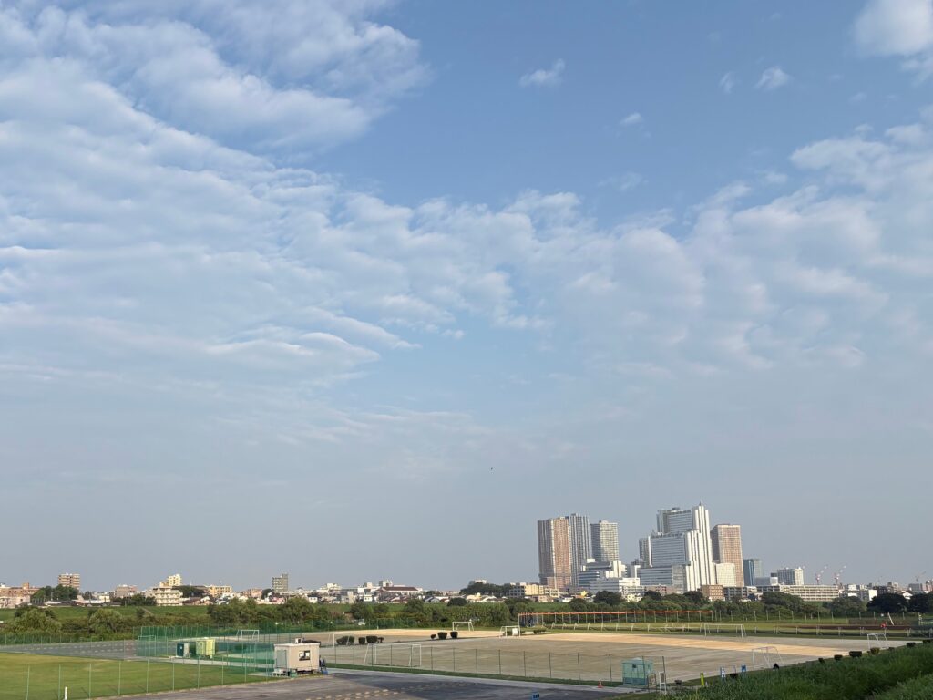〜 夏季休業のお知らせ 〜 誠に勝手ながら、弊所は以下の期間を夏季休業とさせていただきます。 ■8月12日（火）～8月15日（金） 期間中にいただいたお問い合わせには、休み明けに順次対応させていただきます。 ご不便をおかけいたしますが、何卒よろしくお願い申し上げます。 ＜多摩川＞