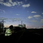 〜 朝のゆとり 〜 今朝、自宅から1時間半ほどかかる先に外出。 何度か乗り換える必要もあったので、インターネットで移動ルート検索した際に表示された時間より、少し早めに家を出ました。 交通機関の乱れは特段なく、予定より早く目的地に到着。 余計な気を取られることなく、移動時間を情報収集に使ったり、考えごとを整理したり、つかの間の居眠りをしたり。 忙しい朝の「ゆとり」、結構大事だと感じます。 前広な対応と、少しの余裕。安心感あるサービスの提供を心がけてまいります。 #行政書士 #大田区 #企業法務経験 #安心への伴走者 #課題解決サポート #契約書の作成チェック #行政への申請手続支援 #コラム #朝のゆとり