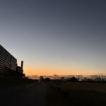 〜 守りと、攻め 〜 トラブルが生じた際、ワーストシナリオも考えるようにしています。 特に、フルマラソンのとき。 ベストシナリオしか頭にない場合、どうしても対応が遅れてしまい、被害や損失が膨らむことに。 一旦冷静になって最悪の事態を想定し、あらかじめその対応策を考える。 そのうえで、ベストを尽くす。 少しだけ気持ちに余裕が生まれ、臨機応変な対応が可能になると感じます。 守りを固めて、攻めに出る。柔軟な対応を心がけてまいります。 仕事や暮らしのお困りごと、どうぞお気軽にご相談ください。 #行政書士 #大田区 #企業法務経験 #安心への伴走者 #課題解決サポート #契約書の作成チェック #行政への申請手続支援 #コラム #守りと攻め