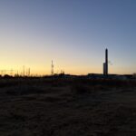 〜 単純化して、図式化する 〜 わかりやすく伝えたいときほど、こと細かく、文字化してしまう。 わかりやすく伝えたいときこそ、単純化して、図式化する。 あれも伝えたい、これも説明しないと。 漏れを恐れるあまり、枝葉までびっしり文字で埋め尽くしてしまう。 結局、その資料は読んでもらえず、理解してもらえなかった。 今回受講している研修で、改めて過去の自分を反省しています。 思い切って、枝葉を削ぎ落とす。ざっくりと図にしてみる。 相手への説明の場面でも、自己理解の場面でも、それが「わかりやすさ」への第一歩。 そんな気づきを感じています。 シンプルな思考。心がけてまいります。 #行政書士 #大田区 #企業法務経験 #安心への伴走者 #課題解決サポート #契約書の作成チェック #行政への申請手続支援 #コラム #単純化して図式化する #中小企業大学校