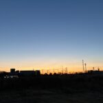 〜 ふとした気づきの大切さ 〜 今朝、ラジオを聴いていると、お天気コーナーでは、降雪予報の地域を伝える一方で、花粉の情報も伝えていました。 私の中で、「早めに花粉対策をしないと」と気づくきっかけに。 寒い日が続き、春はまだ先と思っていましたが、季節は着実に前に進んでいるんだと感じました。 日々の暮らしや仕事に追われていると、ちょっとした変化の予兆を見過ごしてしまいがち。 今朝の天気予報が、情報のアンテナを張ることの大事さを感じさせてくれました。 ふとした気づきを大切に、柔軟で前広な対応を心がけてまいります。 #行政書士 #大田区 #企業法務経験 #安心への伴走者 #課題解決サポート #契約書の作成チェック #行政への申請手続支援 #コラム #ふとした気づきの大切さ