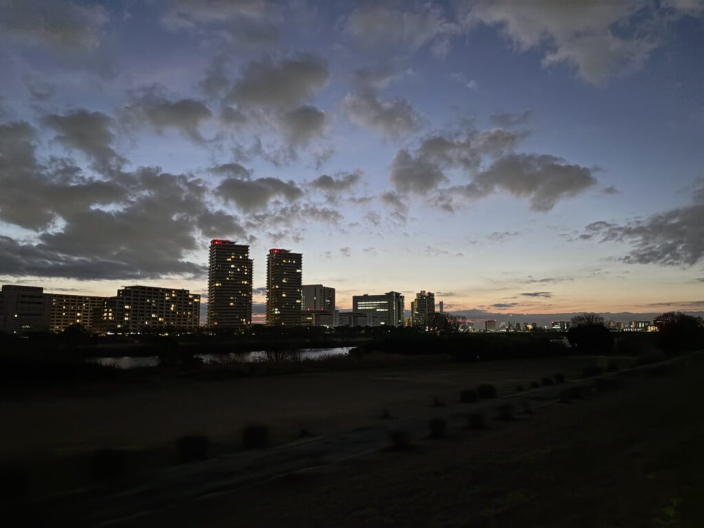 〜 情報と、安心感 〜 今日、2月4日は立春。 寒い日はまだ続きますが、暦の上では春。 春の訪れを知らせてくれ、なんだか少し安心します。 情報。早めに伝えることで、安心する。 季節の話題から、ビジネスの基本を改めて教えられた気がします。 求められる情報を、前広に、正確にお伝えすることで、安心感のあるサービスを心がけてまいります。 #行政書士 #大田区 #企業法務経験 #安心への伴走者 #課題解決サポート #契約書の作成チェック #行政への申請手続支援 #コラム #情報と安心感