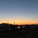 〜 寒暖差 〜 寒暖差。天気予報でよく聞くことば。 日中は暖かくなるものの、朝晩はぐっと冷え込む。 天気予報に注意する。 出かけるときは暖かくても、夕方からの冷え込みに備え、調整しやすい服装を選ぶ。 安心して過ごすことができる。 情報のアンテナを張り、準備と対策をすることで、安心感を得る。 ビジネスの基本。ふとした日常の対応から、その大切さを感じました。 寒暖差のある日が多くなる頃。くれぐれもご自愛ください。 #行政書士 #大田区 #企業法務経験 #安心への伴走者 #課題解決サポート #契約書の作成チェック #行政への申請手続支援 #コラム #寒暖差