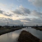 〜 筋肉痛からの学び 〜 筋肉痛になったとき。 動かなくなることで、余計に固まる。 軽く動かすと、緩む。 ランニングで疲れが出たとき、こんなことを感じます。 もちろん、無理は禁物ですが、それほど痛みがひどくなければ、体を動かすようにしています。 過度に心配して、行動を控えるのではなく、体の状態を見て、専門家と相談し、状況に応じた判断が大切だと感じます。 適所で適切な判断、引き続き心がけてまいります。 #行政書士 #大田区 #企業法務経験 #安心への伴走者 #課題解決サポート #契約書の作成チェック #行政への申請手続支援 #筋肉痛からの学び