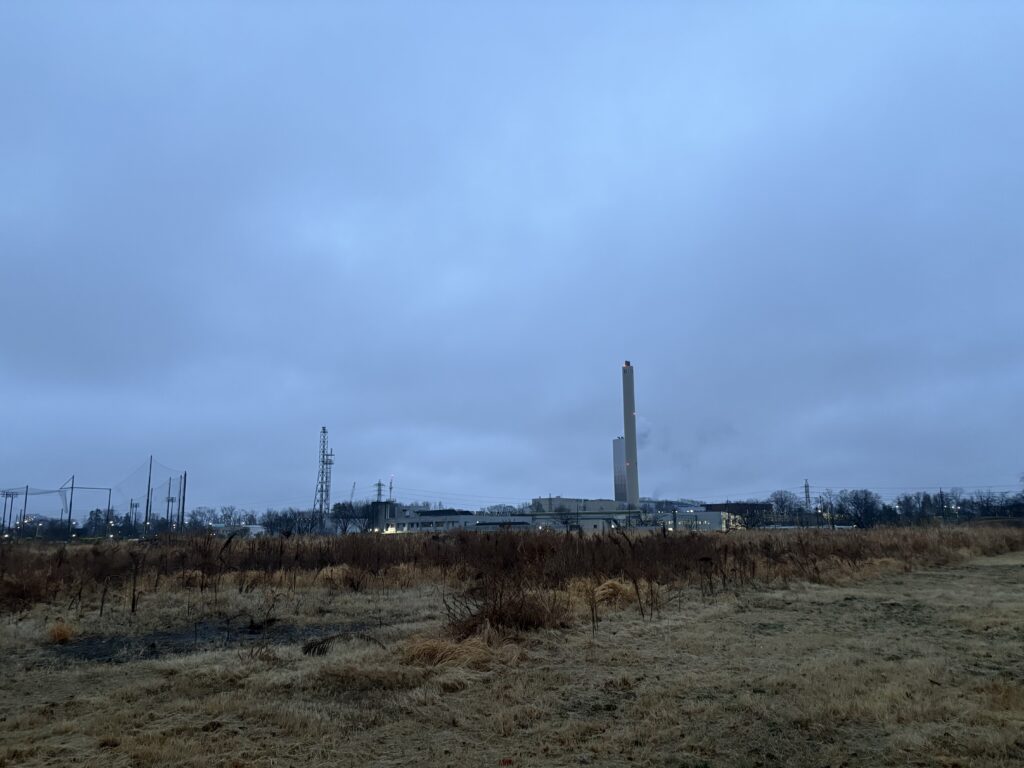 〜 メリハリを、意識する 〜 無駄遣いは、やめるべき。 成長への投資は、続けるべき。 その判断が肝要。 当然のことではありますが、いざというときの判断は勇気が必要。 現在受講している研修を通じて改めて感じます。 限られたリソースの有効活用、簡単なようで意外と難しい。 日頃から考える癖をつけておくことが大切な気がします。 メリハリをつける。日々の仕事や暮らしの中で意識して、サービスレベルの向上に努めてまいります。 #行政書士 #大田区 #企業法務経験 #安心への伴走者 #課題解決サポート #契約書の作成チェック #行政への申請手続支援 #コラム #今日から学び #メリハリを意識する