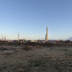 〜 近視眼の解決法 〜 近視眼。のめり込みすぎると、陥ってしまいがち。 いいアイデアが浮かばなかったり、答えがうまくまとまらないとき、つい目先の情報にこだわってしまう。結局のところ、悪循環になる。 議論して周りの意見を聞くと、自分の視野がぐっと広がる。 現在受講している研修では、グループワークを行う機会が多く、課題解決の場面ではその繰り返しが大切だと、改めて感じます。 議論を重ね、咀嚼する。 視野を広げる意識を大切に、課題や困りごとの解決に向けたサポートを提供してまいります。 #行政書士 #大田区 #企業法務経験 #安心への伴走者 #課題解決サポート #契約書の作成チェック #行政への申請手続支援 #コラム #近視眼の解決法