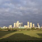 〜 逆算と調整 〜 ゴールから逆算して、スケジュールを立てる。 実際に進めていく上で無理や不具合が出てきたら、適宜調整を加える。 試験や試合、催事やプロジェクト。 全体を俯瞰して、精緻な計画を立てたつもりでも、外部環境の変化や想定外のトラブルが生じ、スケジュールに遅れが生じがち。 柔軟に調整していくことが大切だと感じます。 逆算と調整。繰り返しながら、最適解を考えてまいります。 仕事や暮らしのお困りごと。お気軽にご相談ください。 #行政書士 #大田区 #企業法務経験 #安心への伴走者 #課題解決サポート #契約書の作成チェック #行政への申請手続支援 #コラム #逆算と調整