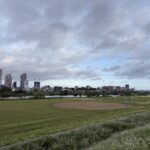 〜 リカバリー 〜 日曜日にフルマラソンを走ったため、昨日は足がひどい筋肉痛でガチガチに。 あえてウォーキングで足を軽く動かすようにしました。 おかげで今朝は足の疲労は残っているものの、痛みで固まってしまうことはなく、それほどの支障なく日常生活を送ることができています。 リカバリー。最近よく耳にする言葉です。 ダメージや疲労からの復旧、回復。まず最優先で取り組むべき事項。 仕事や暮らしのお困りごと。 リカバリーするために何をすべきかを第一義に考え、お役に立てるサービスを心がけてまいります。 #行政書士 #大田区 #企業法務経験 #安心への伴走者 #課題解決サポート #契約書の作成チェック #行政への申請手続支援 #コラム #マラソン #リカバリー