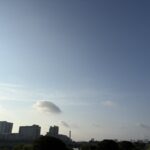 〜 危険な暑さ 〜 危険な暑さ。 最近よく聞くようになった表現。 暑さを「危険」と表現する。 注意と警戒が必要だと、強く意識します。 状況を正確に伝え、注意や警戒を呼びかける。 伝えたいことをきちんと伝えるには、言葉選びが大切だと改めて感じました。 危険な暑さ。十分に警戒して、無理をせずお過ごしください。 #行政書士 #大田区 #企業法務経験 #安心への伴走者 #課題解決サポート #契約書の作成チェック #行政への申請手続支援 #コラム #危険な暑さ