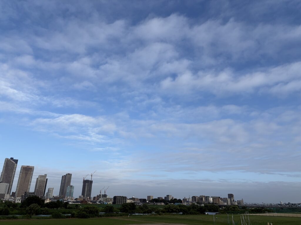 〜 夏季休業のお知らせ 〜 誠に勝手ながら、弊所は以下の期間を夏季休業とさせていただきます。 ■8月12日（水）～8月14日（金） 期間中にいただいたお問い合わせには、休み明けに順次対応させていただきます。 ご不便をおかけいたしますが、何卒よろしくお願い申し上げます。