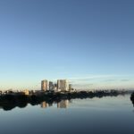 〜 久々の晴れ間 〜 今朝の東京。 久しぶりに晴れて、すっきりとした朝。 日中は暑くなるようですが、なんだか少し楽しい気持ちになりました。 秋雨の季節に、貴重な晴れ間。 外で体を動かす。 しがらみにとらわれず、アイデアを出してみる。 身体的にも思考の面でも、発散の機会にしようと思います。 天気の変化も上手に活用して、発散と収束を繰り返す。 考えやアイデアを整理して、お役に立てるサポートを提供してまいります。 #行政書士 #認定経営革新等支援機関 #大田区 #企業法務経験 #安心への伴走者 #課題解決サポート #契約書の作成チェック #行政への申請手続支援 #コラム #久々の晴れ間