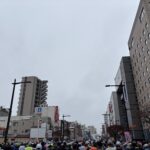 〜 5時間23分59秒 〜 昨日、第11回水戸黄門漫遊マラソンに参加しました。 先週月曜日、38度を超える発熱があり、以降体調回復に努めてなんとかスタートラインに立ちました。 でも、やはり病み上がりの体。本調子とはほど遠く、何度もリタイアということばが頭をよぎりました。でも、気持ちを切り替え、「どうすれば完走できるか」を冷静になって考えるようにして、自己ベストから1時間半近く遅いタイムとなりましたが、完走することができました。 体調管理の大切さ。 臨機応変で柔軟な対応。 改めてその大切さを実感しました。 状況に応じた冷静な判断。 まずは体調を整えて、柔軟なサポートを心がけてまいります。 #行政書士 #認定経営革新等支援機関 #大田区 #企業法務経験 #安心への伴走者 #課題解決サポート #契約書の作成チェック #行政への申請手続支援 #コラム #5時間23分59秒